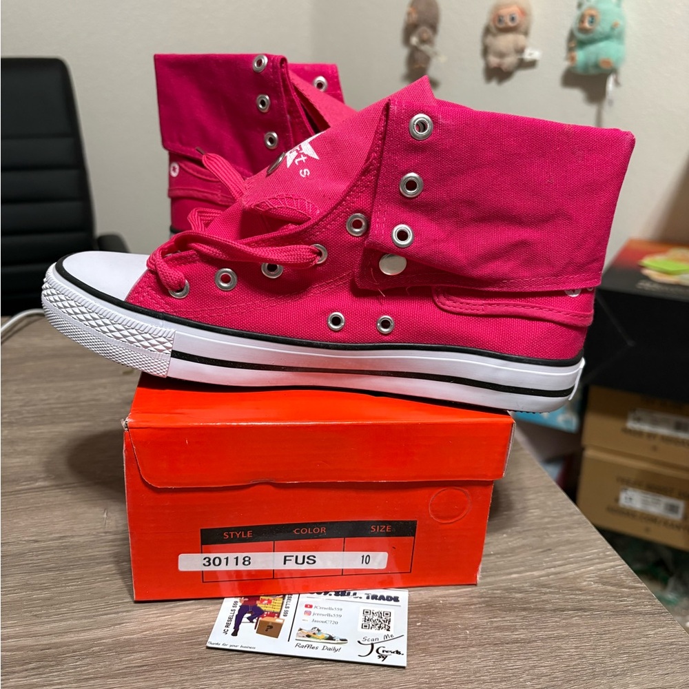 Size 9 girls - Fuchsia Pink Collection’0 High Top Sneakers